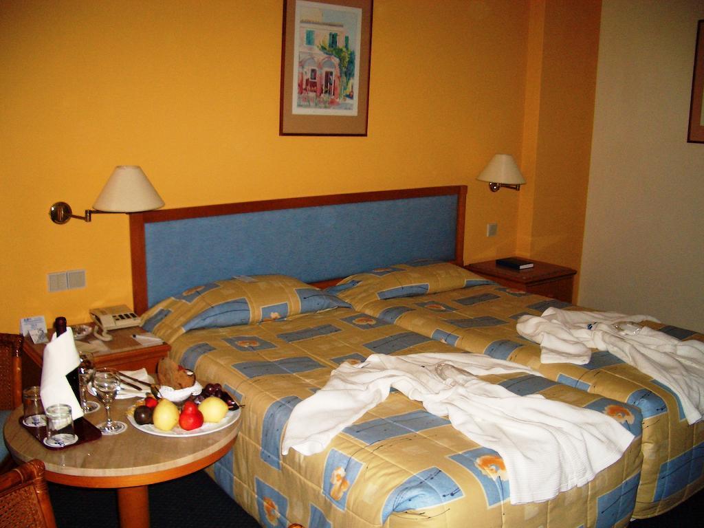 Denis Hotel Abuja Mobushipe Exterior photo