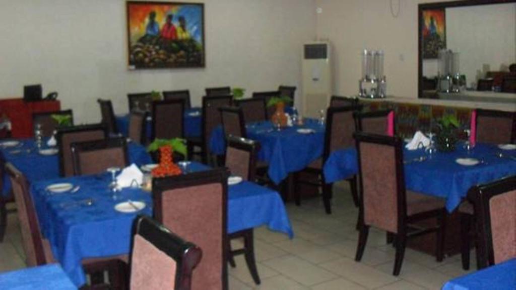 Denis Hotel Abuja Mobushipe Exterior photo