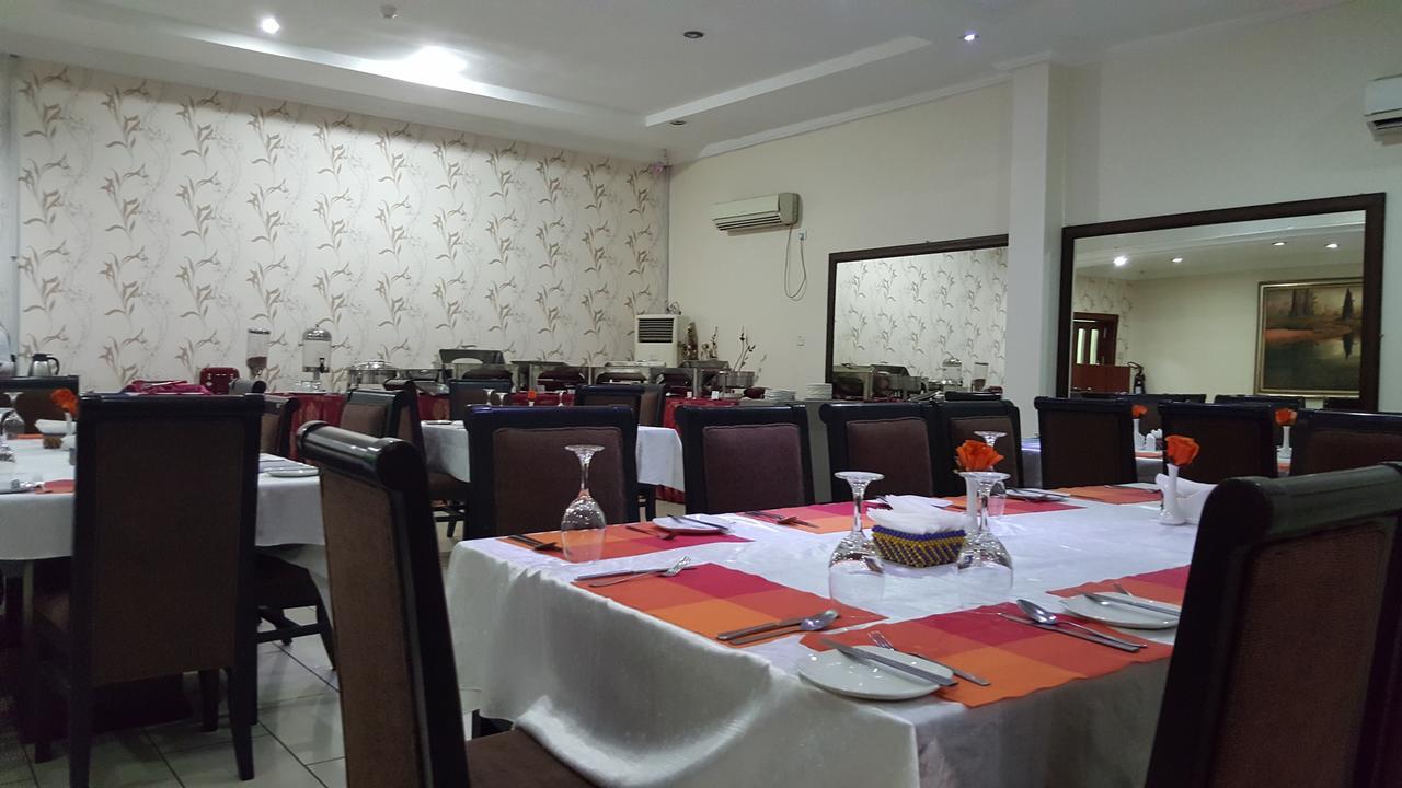 Denis Hotel Abuja Mobushipe Exterior photo