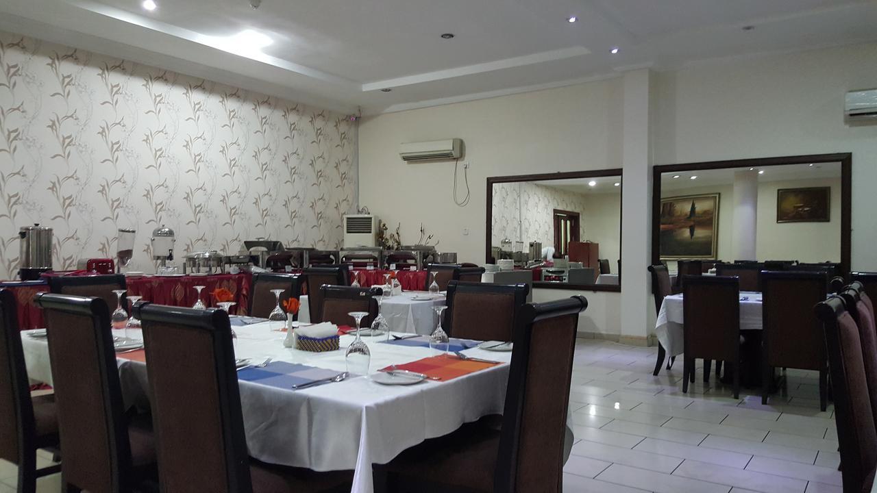 Denis Hotel Abuja Mobushipe Exterior photo
