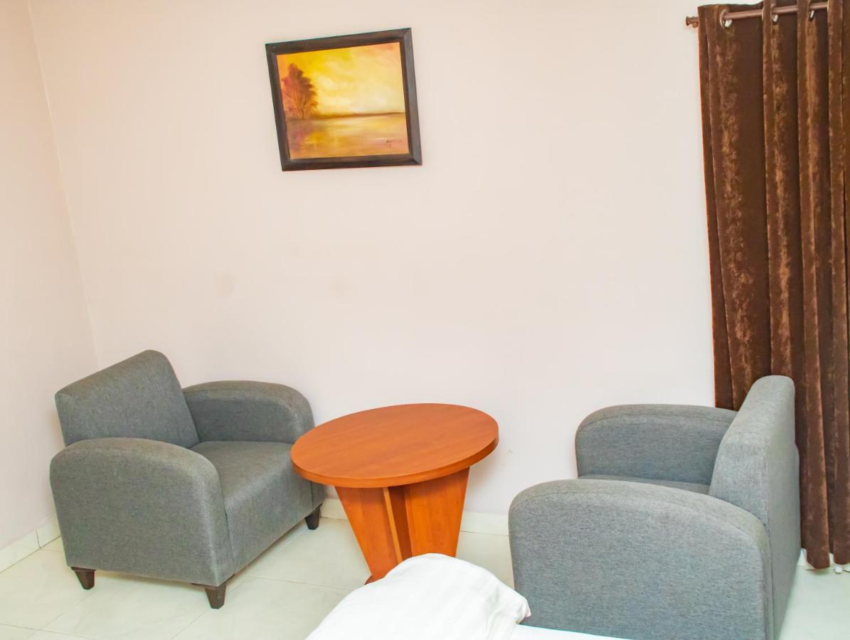 Denis Hotel Abuja Mobushipe Exterior photo
